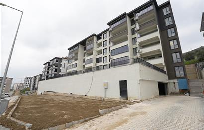 C21 Cius; Hisar’da Özel Bahçeli, Deniz Manzaralı Sıfır 3+1 Daire