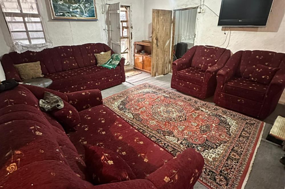 C21 Cius; Fevziye’de Köy İçi İmarlı Çift Cephe 655 m² Satılık Arsa