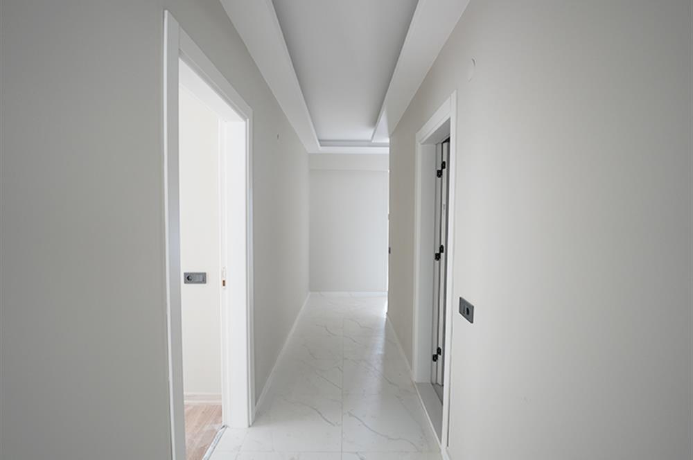 C21 Cius; Hisar’da Özel Bahçeli, Deniz Manzaralı Sıfır 3+1 Daire