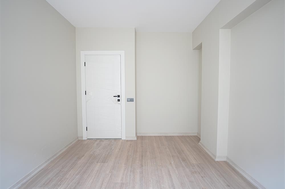 C21 Cius; Hisar’da Özel Bahçeli, Deniz Manzaralı Sıfır 3+1 Daire