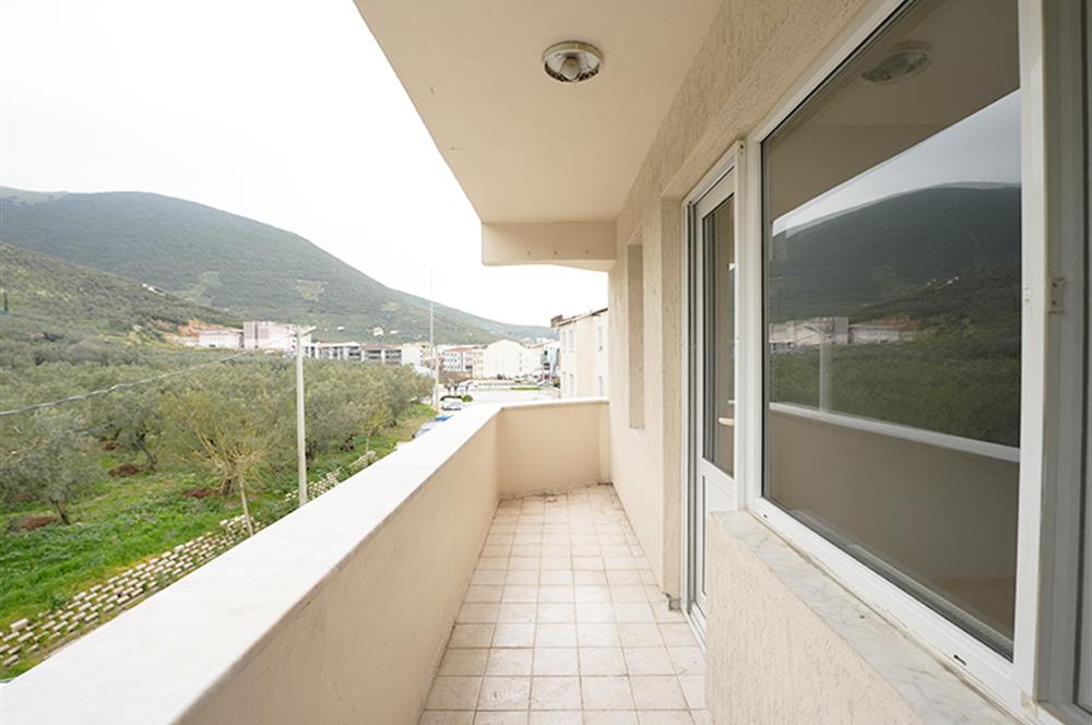 C21 Cius; Eşref Dinçer Mahallesinde Köşe Ara Kat 2+1 Kiralık