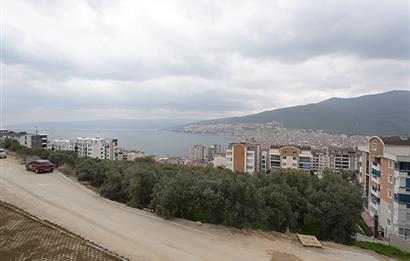 C21 Cius; Hisar’da Özel Bahçeli, Deniz Manzaralı Sıfır 3+1 Daire