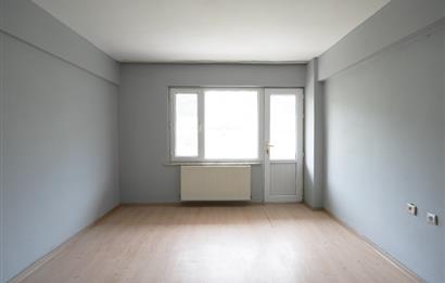 C21 Cius; Eşref Dinçer Mahallesinde Köşe Ara Kat 2+1 Kiralık