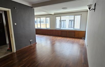 ŞİŞLİ MERKEZ MAHALLESİ PERİHAN SOKAK'TA KİRALIK 3+1 DAİRE