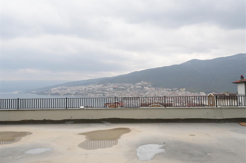 C21 Cius; Hisar’da Özel Bahçeli, Deniz Manzaralı Sıfır 3+1 Daire