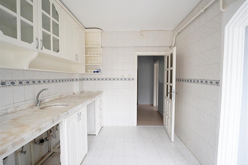 C21 Cius; Eşref Dinçer Mahallesinde Köşe Ara Kat 2+1 Kiralık