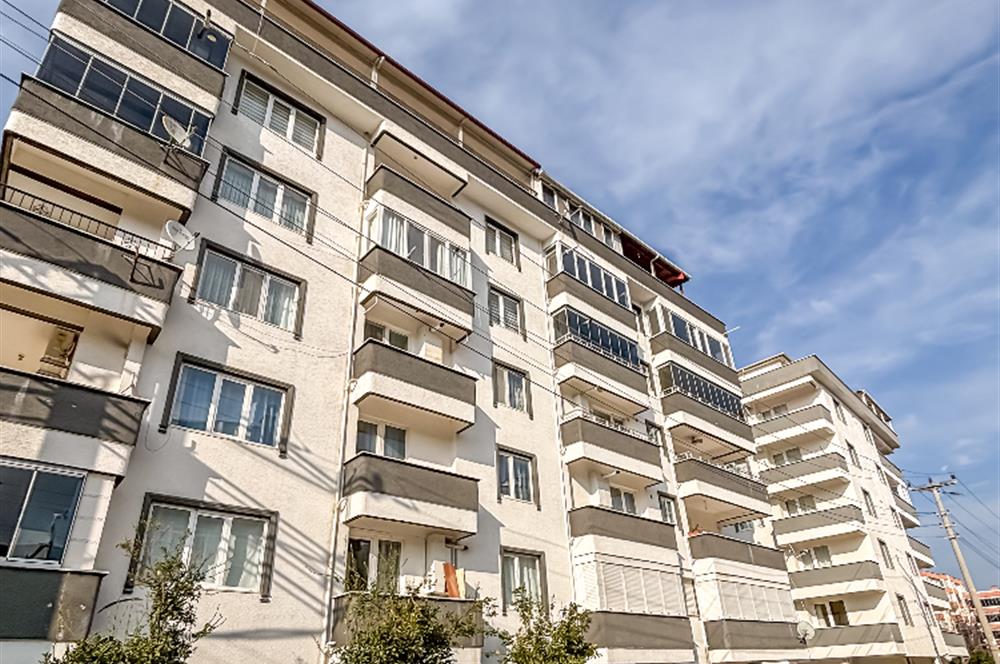 Çınarcık Karpuzdere’de Site İçinde, Asansörlü, 2 Balkonlu 2+1 Satılık Daire