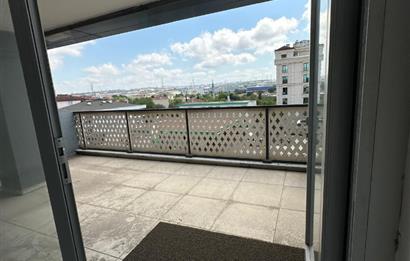 ORHANLI DEMOKRASİ CADDESİ ÜZERİNDE OTOPARKLI OFİS&BÜRO