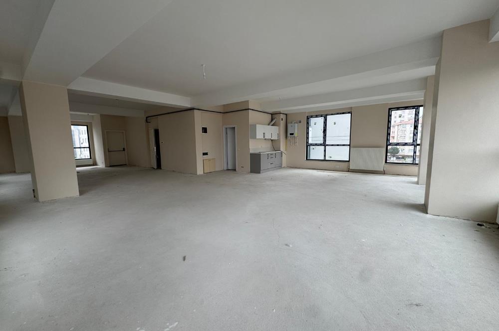 SAHRAYICEDİT METRO VE E5 YAKININDA KİRALIK OFİS