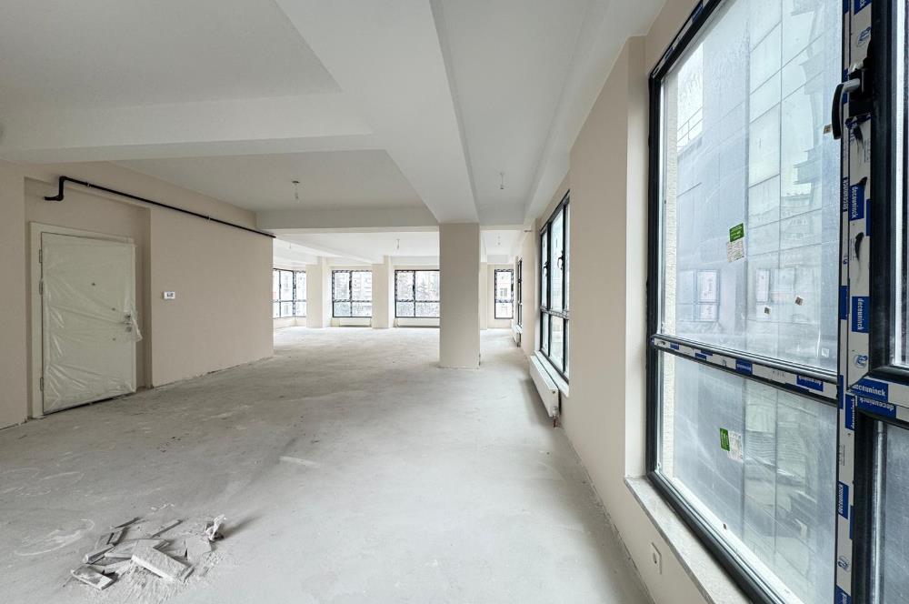 SAHRAYICEDİT METRO VE E5 YAKININDA KİRALIK OFİS