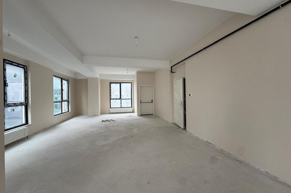 SAHRAYICEDİT METRO VE E5 YAKININDA KİRALIK OFİS