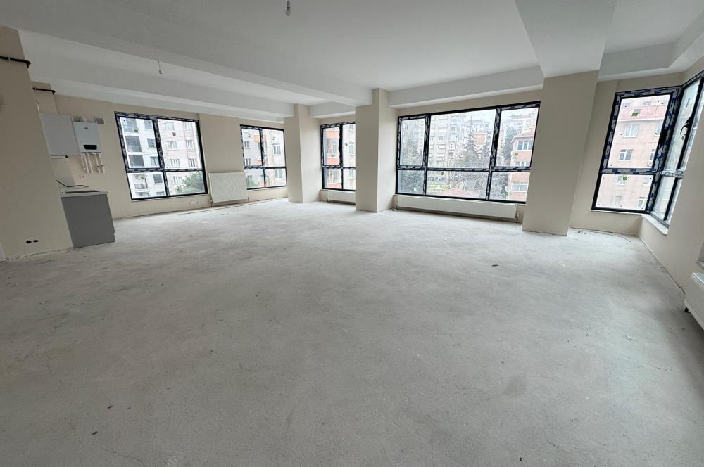 SAHRAYICEDİT METRO VE E5 YAKININDA KİRALIK OFİS