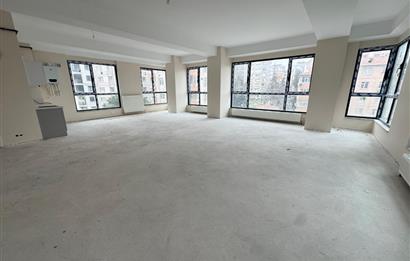SAHRAYICEDİT METRO VE E5 YAKININDA KİRALIK OFİS