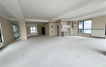 SAHRAYICEDİT METRO VE E5 YAKININDA KİRALIK OFİS