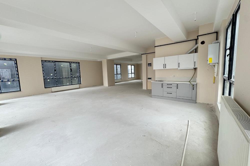 SAHRAYICEDİT METRO VE E5 YAKININDA KİRALIK OFİS