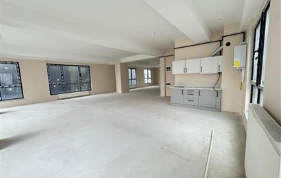 SAHRAYICEDİT METRO VE E5 YAKININDA KİRALIK OFİS