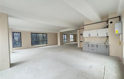 SAHRAYICEDİT METRO VE E5 YAKININDA KİRALIK OFİS