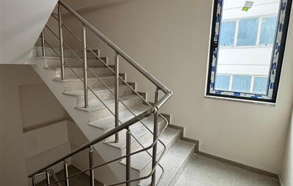 SAHRAYICEDİT METRO VE E5 YAKININDA KİRALIK OFİS