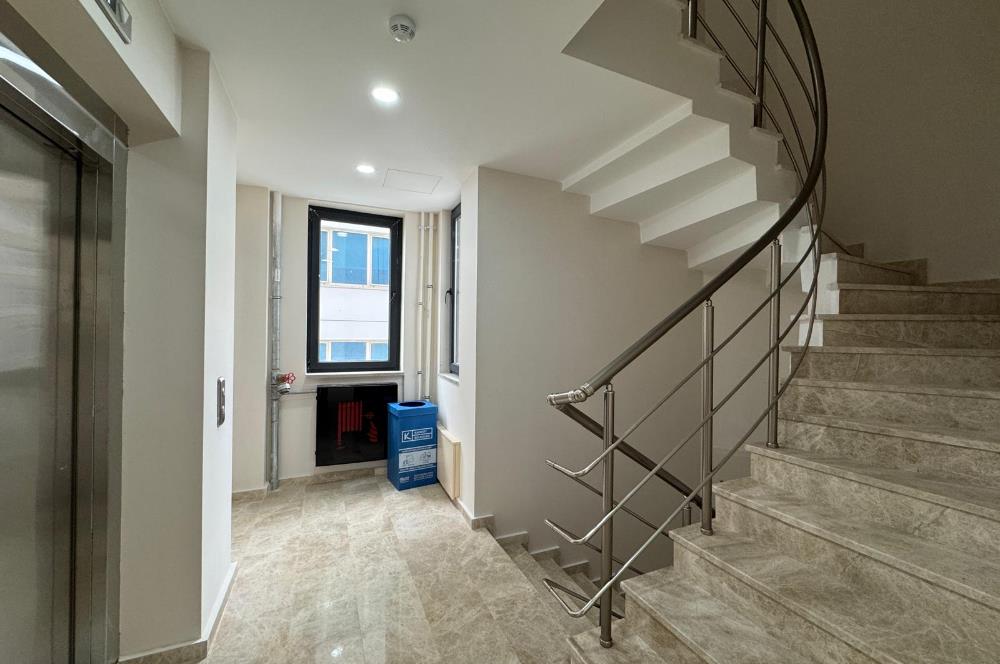 SAHRAYICEDİT METRO VE E5 YAKININDA KİRALIK OFİS