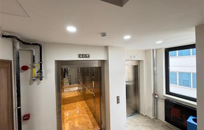 SAHRAYICEDİT METRO VE E5 YAKININDA KİRALIK OFİS