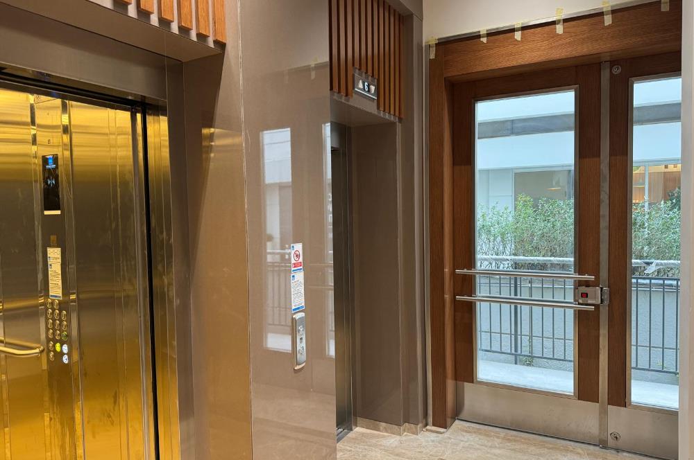 SAHRAYICEDİT METRO VE E5 YAKININDA KİRALIK OFİS