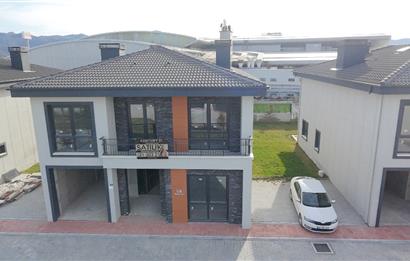 CENTURY21 PLUS DAN PENTA DORA'DA SATILIK LÜX VİLLA