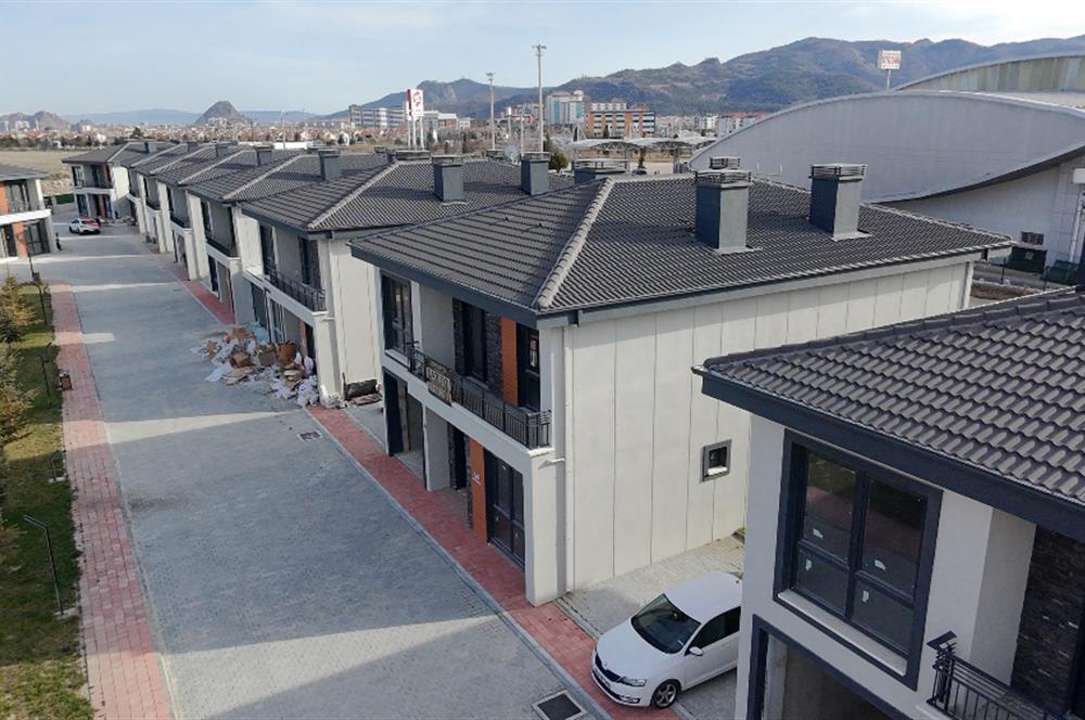 CENTURY21 PLUS DAN PENTA DORA'DA SATILIK LÜX VİLLA