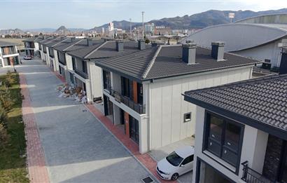 CENTURY21 PLUS DAN PENTA DORA'DA SATILIK LÜX VİLLA