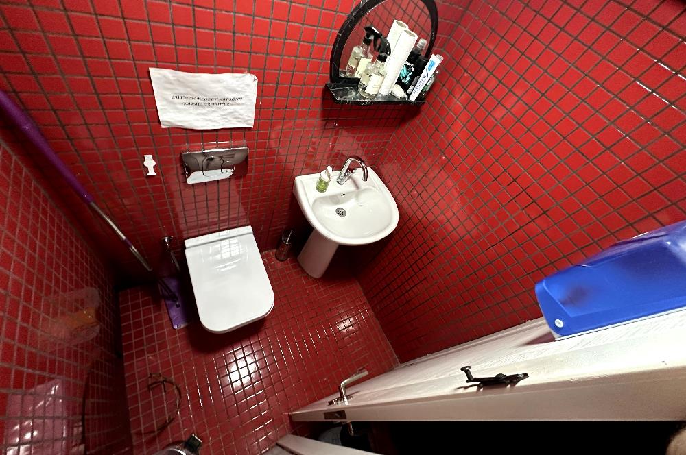 BAĞDAT CADDESİNDE DEVREN KİRALIK FARKLI İŞ MODELERİNE UYGUN