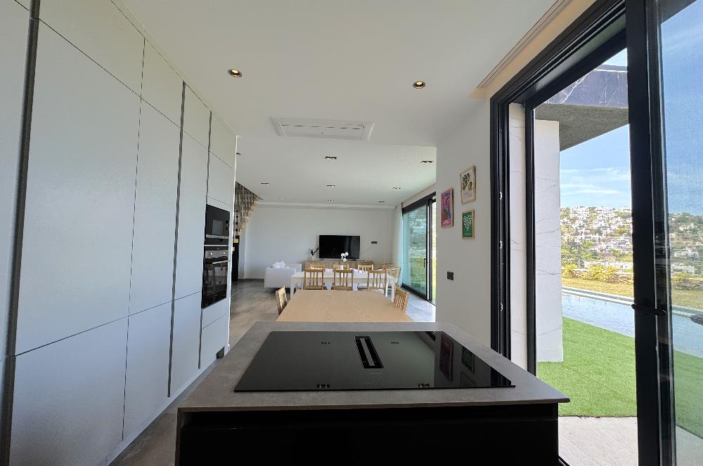 Bodrum Koyunbaba Deniz Manzaralı Özel Havuzlu 4+1 Kiralık Villa