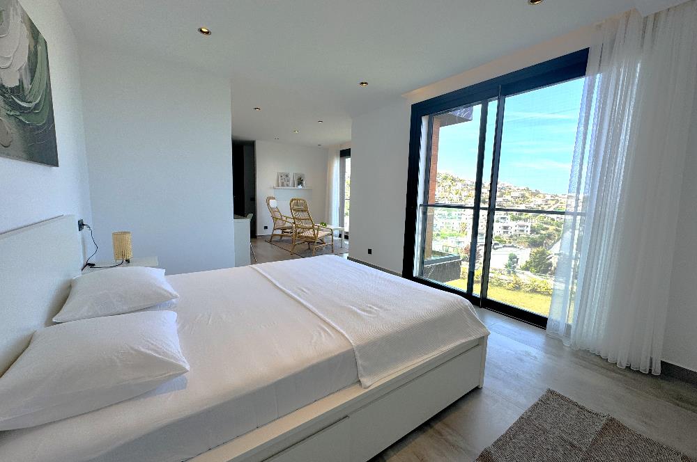 Bodrum Koyunbaba Deniz Manzaralı Özel Havuzlu 4+1 Kiralık Villa