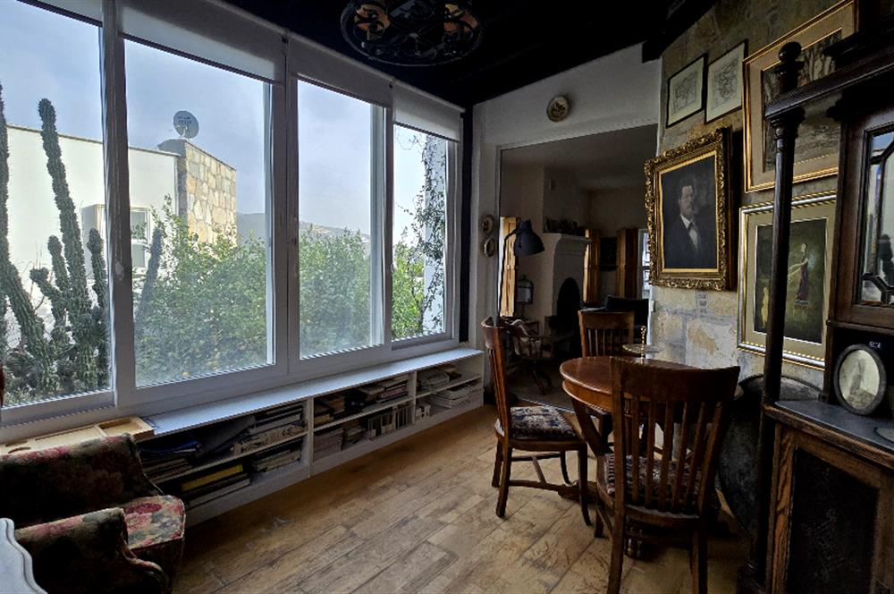 BODRUM TORBA 4+2 ORJİNAL TAŞ TRİPLEKS VİLLA