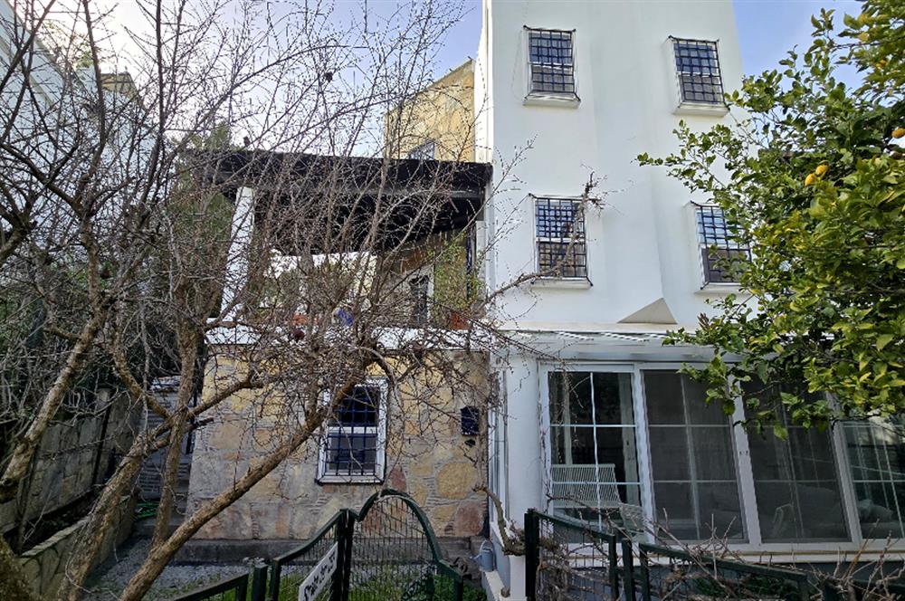 BODRUM TORBA 4+2 ORJİNAL TAŞ TRİPLEKS VİLLA