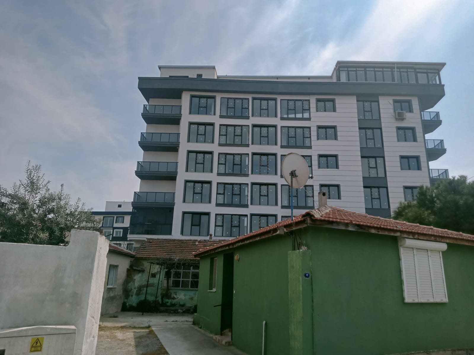 Seyrek Merkezde Satılık 1+1 Daire