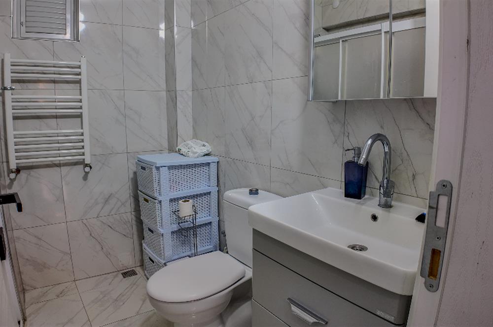 CENTURY21 LOCA'DAN BAHÇELİEVLER'DE KONUT VE OFİSE UYGUN DAİRE