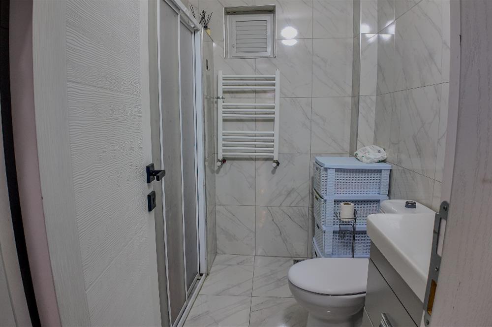 CENTURY21 LOCA'DAN BAHÇELİEVLER'DE KONUT VE OFİSE UYGUN DAİRE