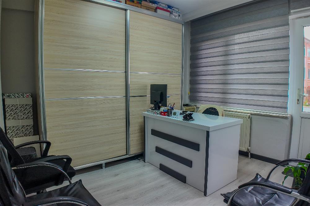 CENTURY21 LOCA'DAN BAHÇELİEVLER'DE KONUT VE OFİSE UYGUN DAİRE