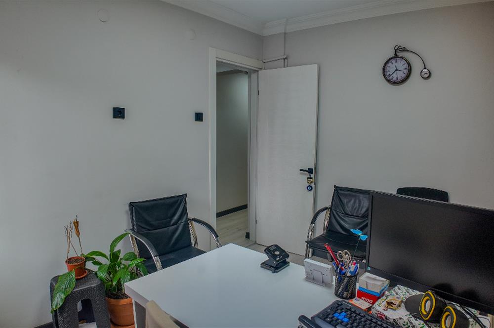 CENTURY21 LOCA'DAN BAHÇELİEVLER'DE KONUT VE OFİSE UYGUN DAİRE