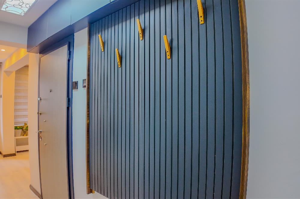 CENTURY21 LOCA'DAN BAHÇELİEVLER'DE KONUT VE OFİSE UYGUN DAİRE