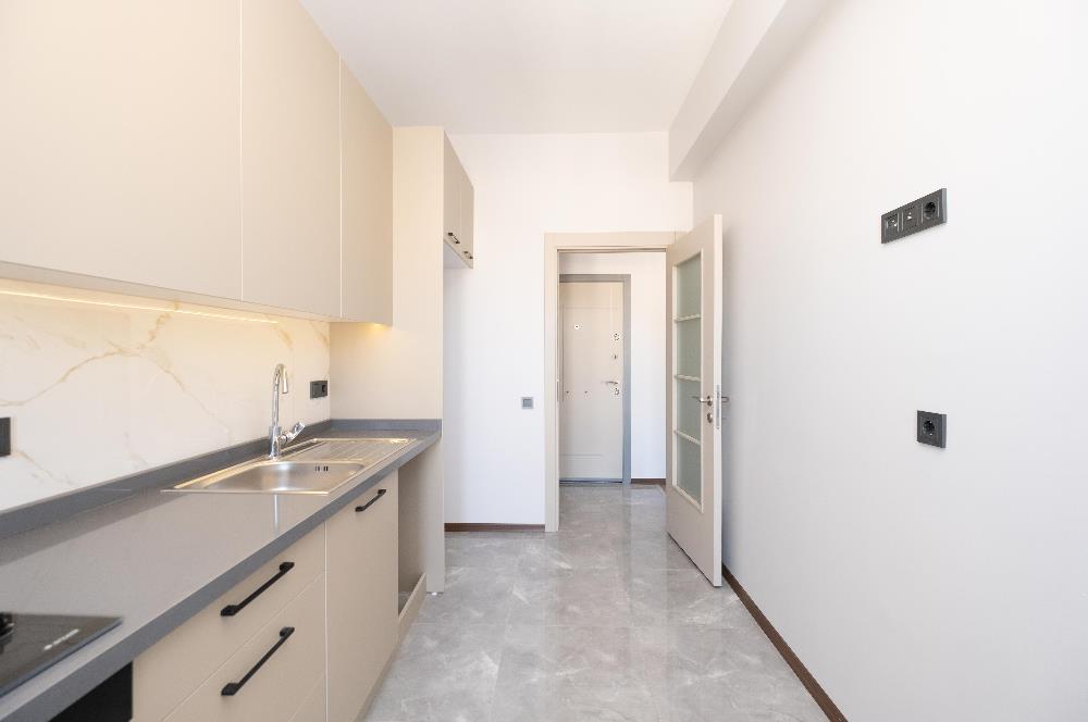 YALI MAHALLESİ'NDE 3+1 90m2 7.KAT OTOPARKLI LÜKS SIFIR DAİRE