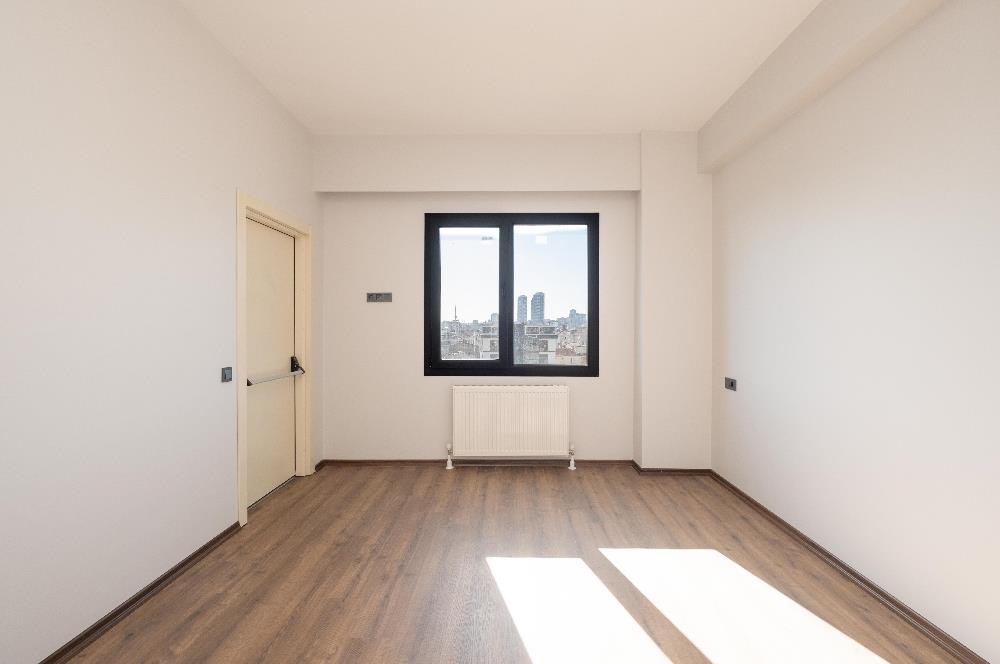 YALI MAHALLESİ'NDE 3+1 90m2 7.KAT OTOPARKLI LÜKS SIFIR DAİRE