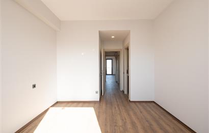 YALI MAHALLESİ'NDE 3+1 90m2 7.KAT OTOPARKLI LÜKS SIFIR DAİRE