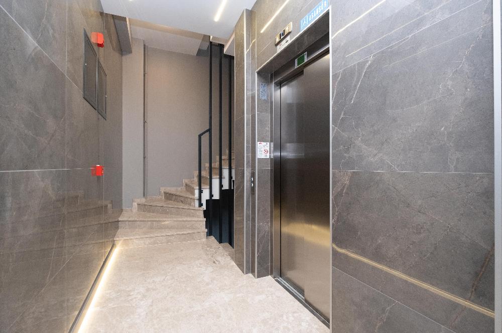 YALI MAHALLESİ'NDE 3+1 90m2 6.KAT OTOPARKLI LÜKS SIFIR DAİRE
