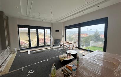 Zekeriyaköy'de Özel Dekorasyonlu, 4+1 Kiralık Villa