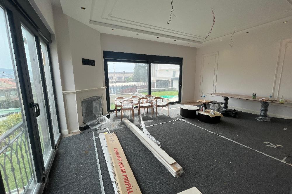 Zekeriyaköy'de Özel Dekorasyonlu, 4+1 Kiralık Villa