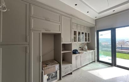 Zekeriyaköy'de Özel Dekorasyonlu, 4+1 Kiralık Villa