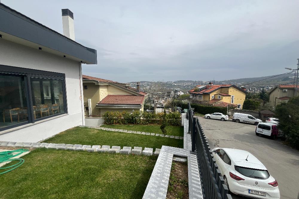 Zekeriyaköy'de Özel Dekorasyonlu, 4+1 Kiralık Villa