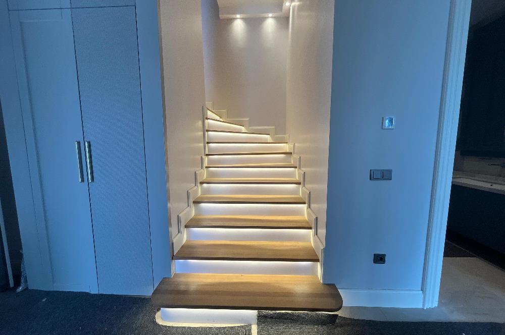 Zekeriyaköy'de Özel Dekorasyonlu, 4+1 Kiralık Villa