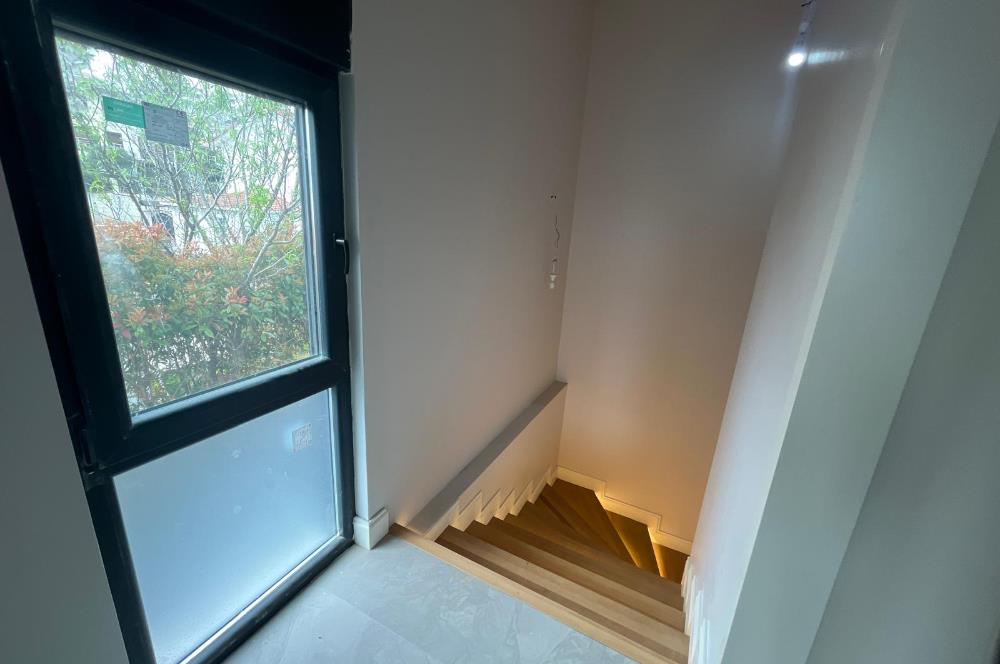 Zekeriyaköy'de Özel Dekorasyonlu, 4+1 Kiralık Villa