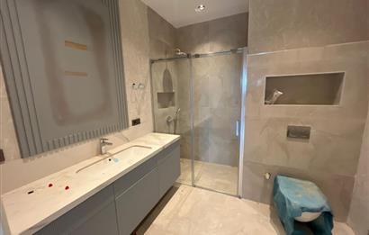 Zekeriyaköy'de Özel Dekorasyonlu, 4+1 Kiralık Villa